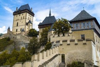 Vstupné zadarmo? Ministerstvo plánuje na památkách „mraveniště“, které průvodci prostě neubrání - Médium.cz